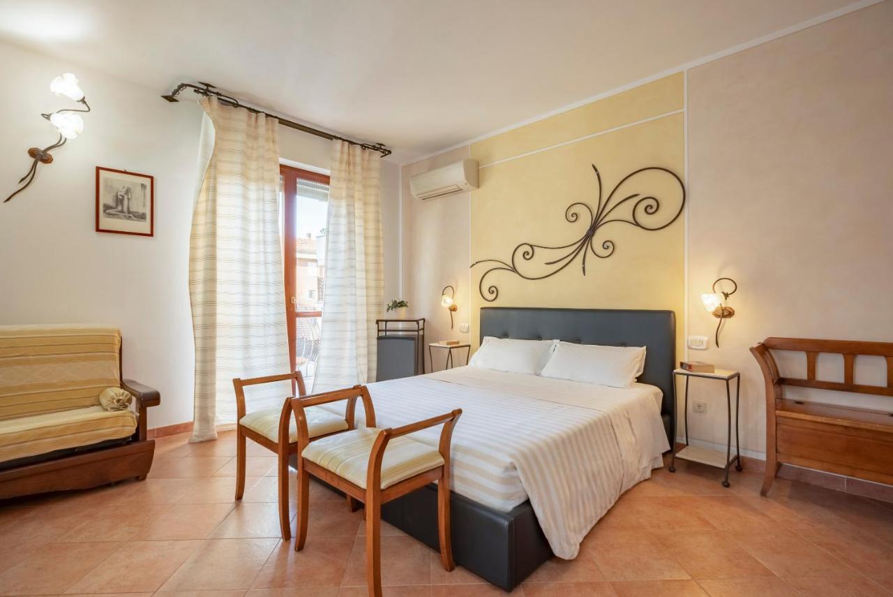 Lola Piccolo Hotel E Appartamenti マリーナ・ディ・グロッセート エクステリア 写真