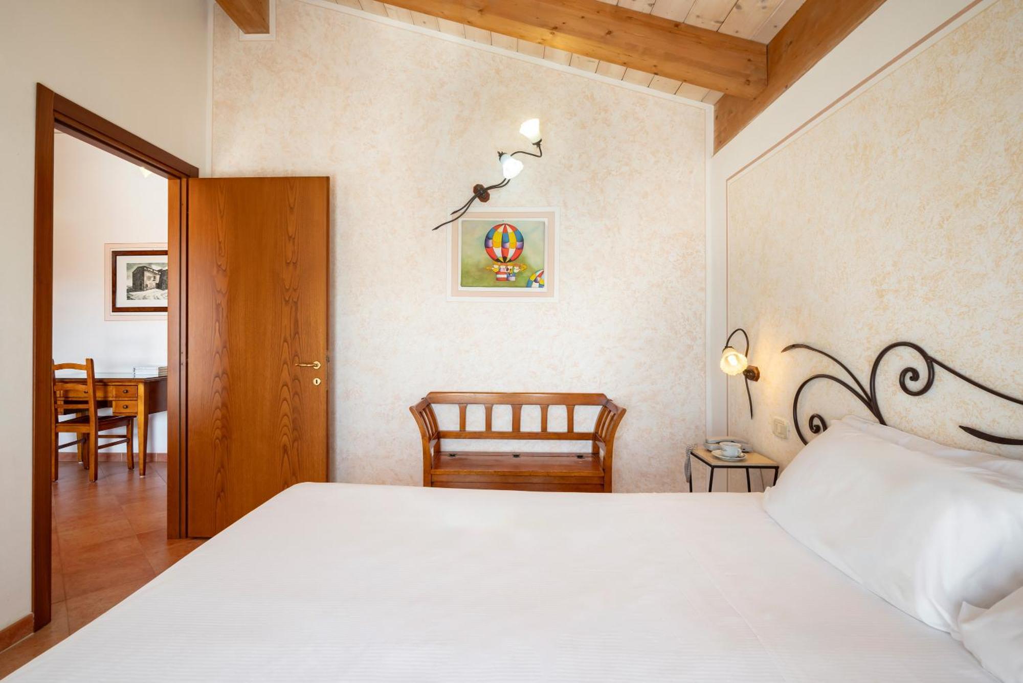 Lola Piccolo Hotel E Appartamenti マリーナ・ディ・グロッセート エクステリア 写真