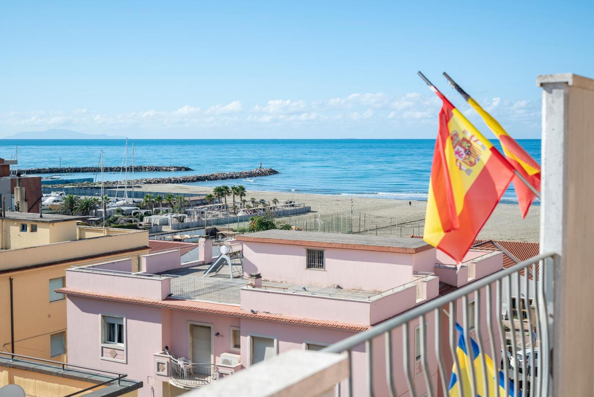 Lola Piccolo Hotel E Appartamenti マリーナ・ディ・グロッセート エクステリア 写真
